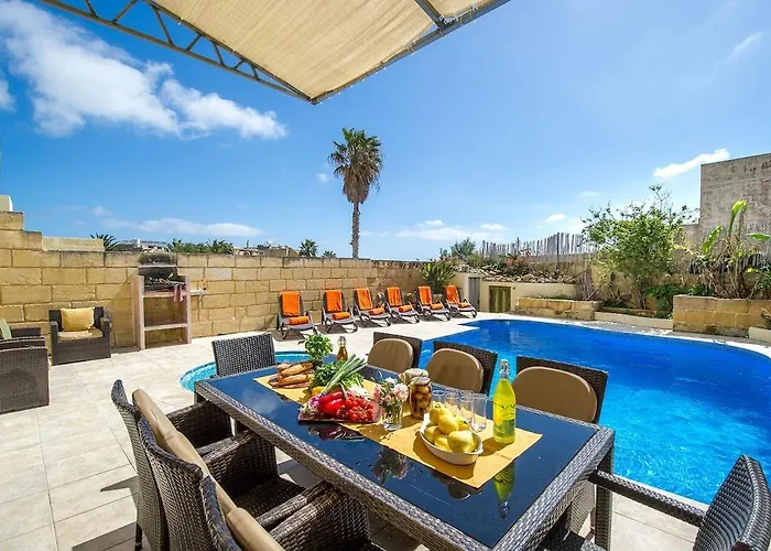 カントリーハウス Kampnar Kerċem