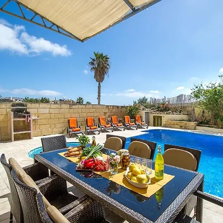 Casa di campagna Kampnar Kerċem