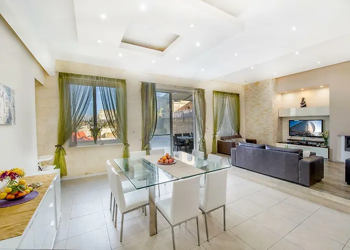 Kır Evi Kampnar Kerċem